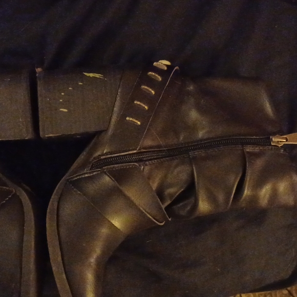 Boots - Picture 3 of 6